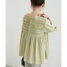 変形タックギャザーブラウス