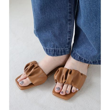 [^ԁF3553111101]sWEBACetキƂMU[fUCjAX̂tbgT_BVvȂɂ肰ȂR[f̃ANZgɂȂĂfUCBC\[ɂ͒ᔽ̃NbVŔQ̕₷܂BTCYbLAb̕Ă₷TCYB|CggD͑̌`ɍ킹₩ȃXNGAgDőlۂN[ȈۂɁBVvȃfUCŁA咣X^COɎ₷fUCɎdグ܂B_炩ȍv͔݂悭ɃtBbgĂ꒷Ԃ̂łɂɂȂ邱ƊԈႢȂIWEBV[YΉTCY36TCY@22.0`23.0cm37TCY@23.0`24.0cm38TCY@24.0`25.0cmq[F1cm舵ɂẮAiɂĂ\ɂĂmFBƖ̊֌WɂAۂFČꍇ܂܂p\REX}[gtHȂǂ̊ɂA኱iƉ摜̃J[قȂꍇ܂Bi̐F́AiAbv摜QƂByӎzE摜̏i̓TvłBETCY\L͂܂ŖڈƂȂ܂B@ۂ̏iƎdlAH኱قȂꍇ܂B