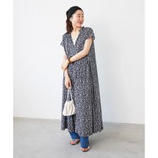 《手洗い可能》フラワープリントネックギャザーワンピース