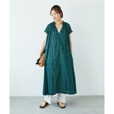《手洗い可能》フラワープリントネックギャザーワンピース