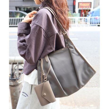 [^ԁF3158121706]ۂ݂̂fUCƁAxgnhANZgɂȂiCobOB|Cgnh̒łAnhobO⌨|ƂăV[ɍ킹Ăg܂B߃R[fyʂŏvȃiCfނgpAig炨o܂ŕL􂷂ACełB[|[`]^e9cm/R13.5cm