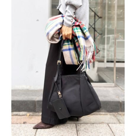 [^ԁF3158121706]ۂ݂̂fUCƁAxgnhANZgɂȂiCobOB|Cgnh̒łAnhobO⌨|ƂăV[ɍ킹Ăg܂B߃R[fyʂŏvȃiCfނgpAig炨o܂ŕL􂷂ACełB[|[`]^e9cm/R13.5cm