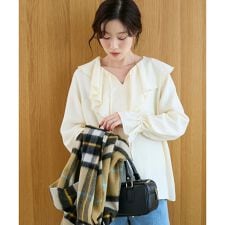 《手洗い可能》ウールタッチフリルカラーブラウス