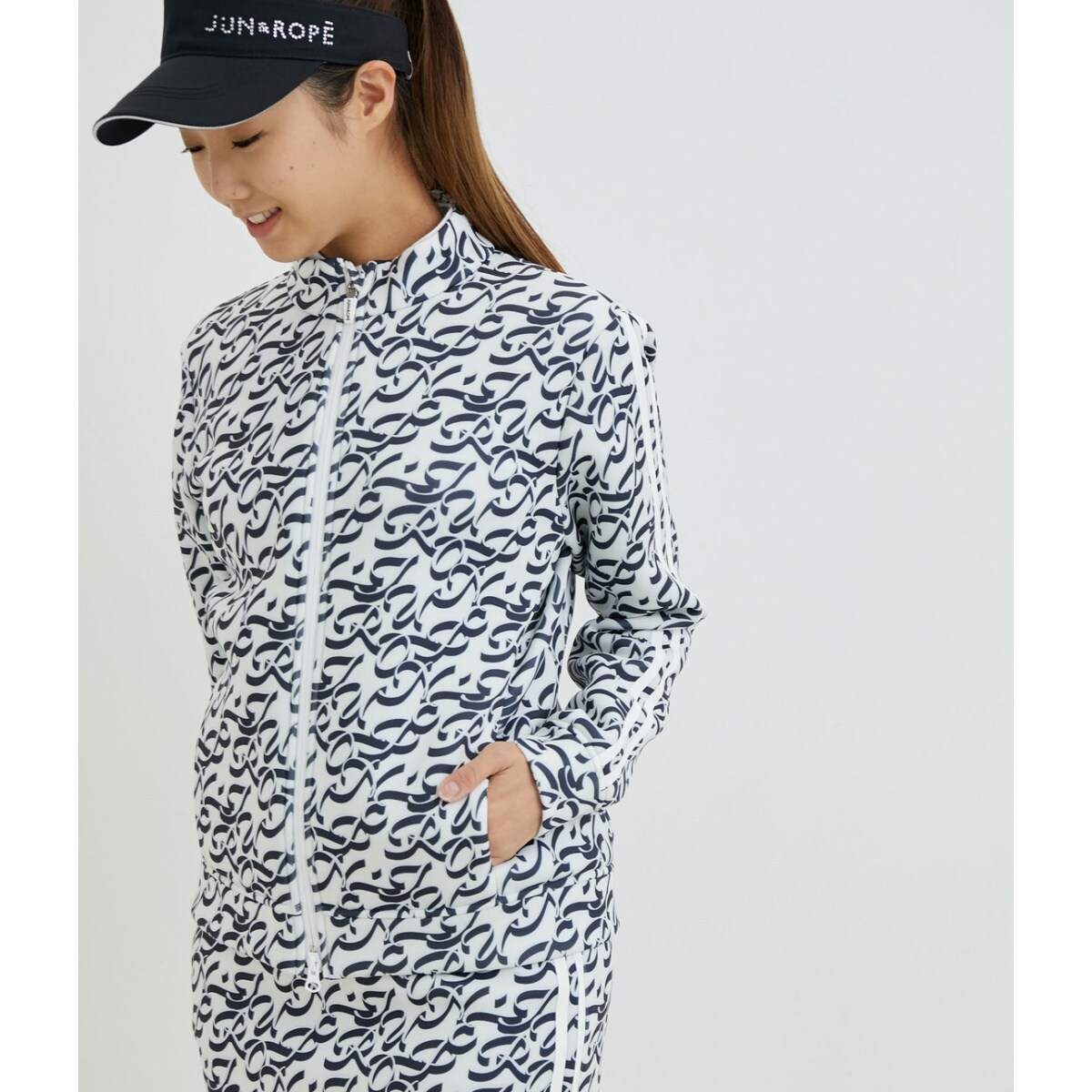 ジュンアンドロペ セットアップモックネックフレアスカートダンボール