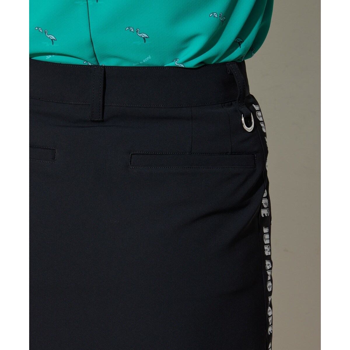 撥水】【防透】ボディシエルサイドロゴプリントスカート