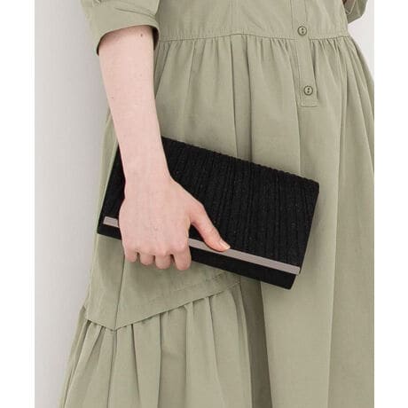 [^:DSB0410]iȃ萶nƑ@ׂȃ^bNv[c߂R[f؂₩Ɏdグp[eB[Nb`obOBPleatsׂ₩ȃZp[g̃v[cfUCD荞񂾐n̉ۗtH}[V[ɂ҂ȃOWA[[hɁBMetal frame^t[Ƃߍ񂾃tbvfUC̓niŃb`Ȉۂɓ܂BJust size₷ɃtBbgTCYŕKi܂^CvB2WayCɍ킹ĕt̃`F[tăX^C`FWł܂B   t[TCY: R/24cm }`/6.5cm ^e/13cm V_[/120cm  