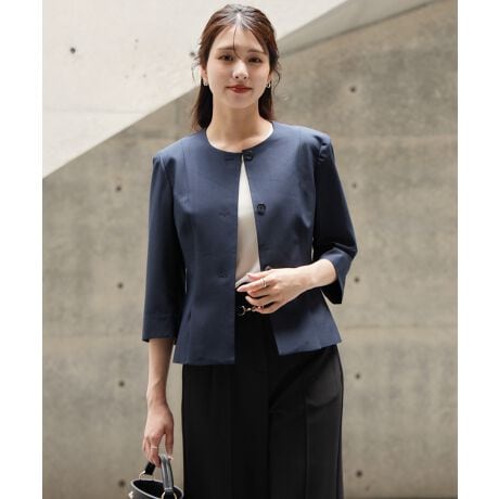 [^:DS5003]   MTCY: oXg/92cm /38.5cm EGXg/81cm /43.5cm /58cm    LTCY: oXg/96cm /39.5cm EGXg/85cm /44.5cm /60cm    XLTCY: oXg/100cm /40.5cm EGXg/89cm /45.5cm /62cm  Xbgē₷iȃm[J[WPbg̃tgTChɃXbgAقǂ悢yvVGbgƓ₷܂BɂXbgĂ̂ŁA̒ߕt܂B3t傫߂̃tg{^́AVvȃm[J[WPbg̃ANZgɂȂĂ܂BMeteriar^ꂵȂ̑fފłBɂXbgĂ̂ŁAHD܂܂łr𓮂₷XgXt[łBbotton on&offzCgA~gɂ̓S[hAlCr[ɂ͓F̑傫߃{^Ă܂B{^邱ƂŏiȈۂ^܂Bpeplum silhouettetgTChɂ̓XbgĂ܂B{^S߂ĂߕtȂA肪肵SnłBق̂yvVGbgɂȂ炵fUC|CgłBmany scenesgItBXAs܂ŕLV[Œ񂹂܂Bꂢ߂̃pc^CgXJ[gAfjȂǍ킹{gXɂĕ͋Cς܂B