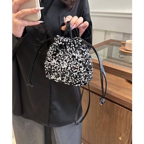 [^:DSB0012]   t[TCY: ^e/20cm R/18.5cm }`/10cm  XpR[̃LLp[eB[Q̋ВobOLL̃XpR[ŕꂽВ^p[eB[obOBLL̃p[eB[ƋВ̃JWAiɂ킹₷fUCłBKvȎ̂ŏd󂵂܂BSequins BodyXpR[{fBŜɂꂽfUCłB̉œ̂LLS[WXoBVvȃp[eB[R[f؂₩Abv܂Bmini sizeRƂВ̃~jTCYłB}`̂ŁAzAX}zAnJ`AnhN[Ȃǂ̕KvŒ̎[ł܂BLong shoulder烏V_[ł郍ÕV_[RłB߂Ȃ̂Ŏ΂߂łOKBp[eB[V[ł₷dlłBZj[AwZsArWlXV[Af[grWlXf[gȂǂ̃fC[R[fɂBfj⃏s[XAXEFbgȂǂ̃JWAR[fɃvX邱ƂŃGKgȈۂvX܂B