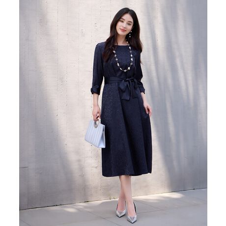 [^:CY88686][X̑liAC̃p[eB[s[X[X̑p[eB[V[ňAC̃s[XłBɂ̓{fBeB[A肰ȂtF~jȃfUC؂₩vX܂BO\ȃ{ЂŃEGXg}[NA蒅Ȃ̂OKBSilhouetteO\ȃ{qŃEGXg}[N邱ƂŃnCEGXgȃVGbgɁBrʂvXĂƑl̏炵AX^CL[v܂B{ȂłVGbgOKB{fBCE킸̌^Jo[ɂ𗧂܂BRace pattern[X̃WK[hD肪dlłBfނȂ̂ł܂ڗAliɒȂ܂BRibbon sleeve{̃fUCꂽBEGXg̃{Ђƍ킹ătF~jȈۂvX܂B   STCY: oXg/86cm /36cm /43cm EGXg/64cm /119cm    MTCY: oXg/90cm /37cm /44cm EGXg/68cm /120cm    LTCY: oXg/94cm /38cm /45cm EGXg/72cm /121cm    XLTCY: oXg/98cm /39cm /46cm EGXg/76cm /122cm    XXLTCY: oXg/102cm /40cm /47cm EGXg/80cm /123cm  