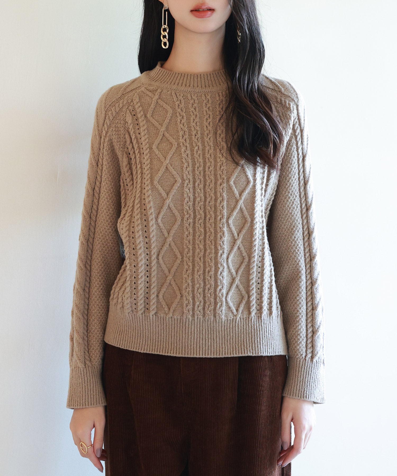 ラグランスリーブ変形編みニットプルオーバー