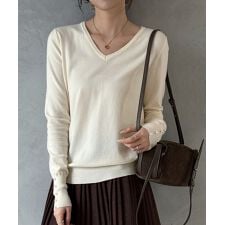 パールボタン付きVネックニットプルオーバー