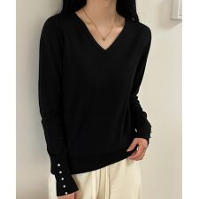 パールボタン付きVネックニットプルオーバー