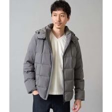 アー・ヴェ・ヴェ(a.v.v)の【ダウン混率90％/軽量/撥水】デタッチャブルフードストレッチダウンブルゾン