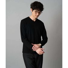 アー・ヴェ・ヴェ(a.v.v)の【イージーケア/洗濯機で洗える】アゼダブルフェイスVネックＴシャツ　通勤/ビジネス/ジャケット〈ON