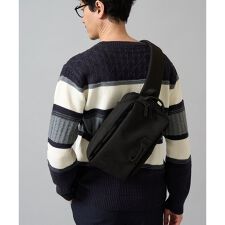 アー・ヴェ・ヴェ(a.v.v)の【撥水】ボディバッグ