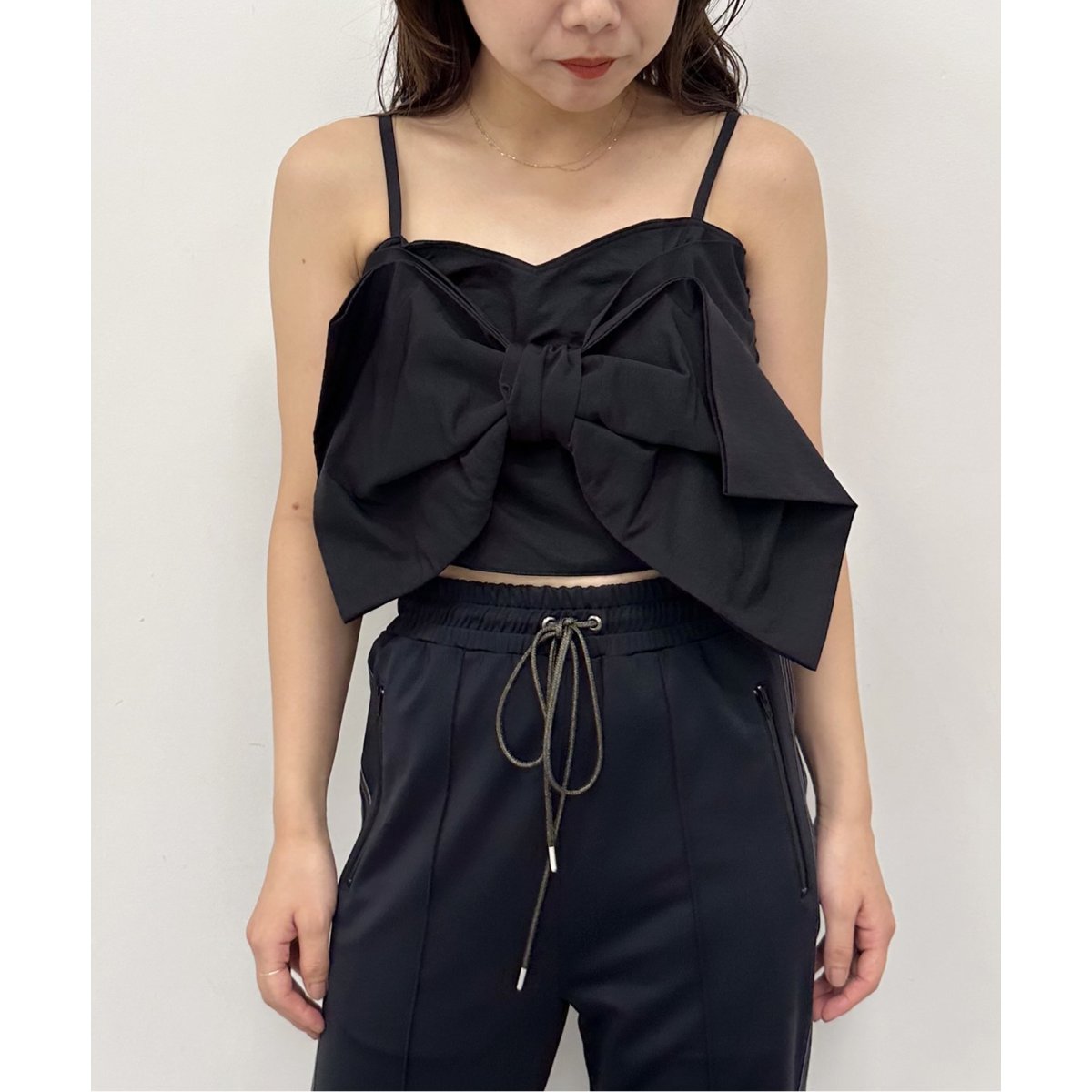 S64:新品❣️リボン キャミソール 単品 ブラック サイズ44 ビッグリボンキャミ | ユー バイ スピック＆スパン(U by SPICK&SPAN