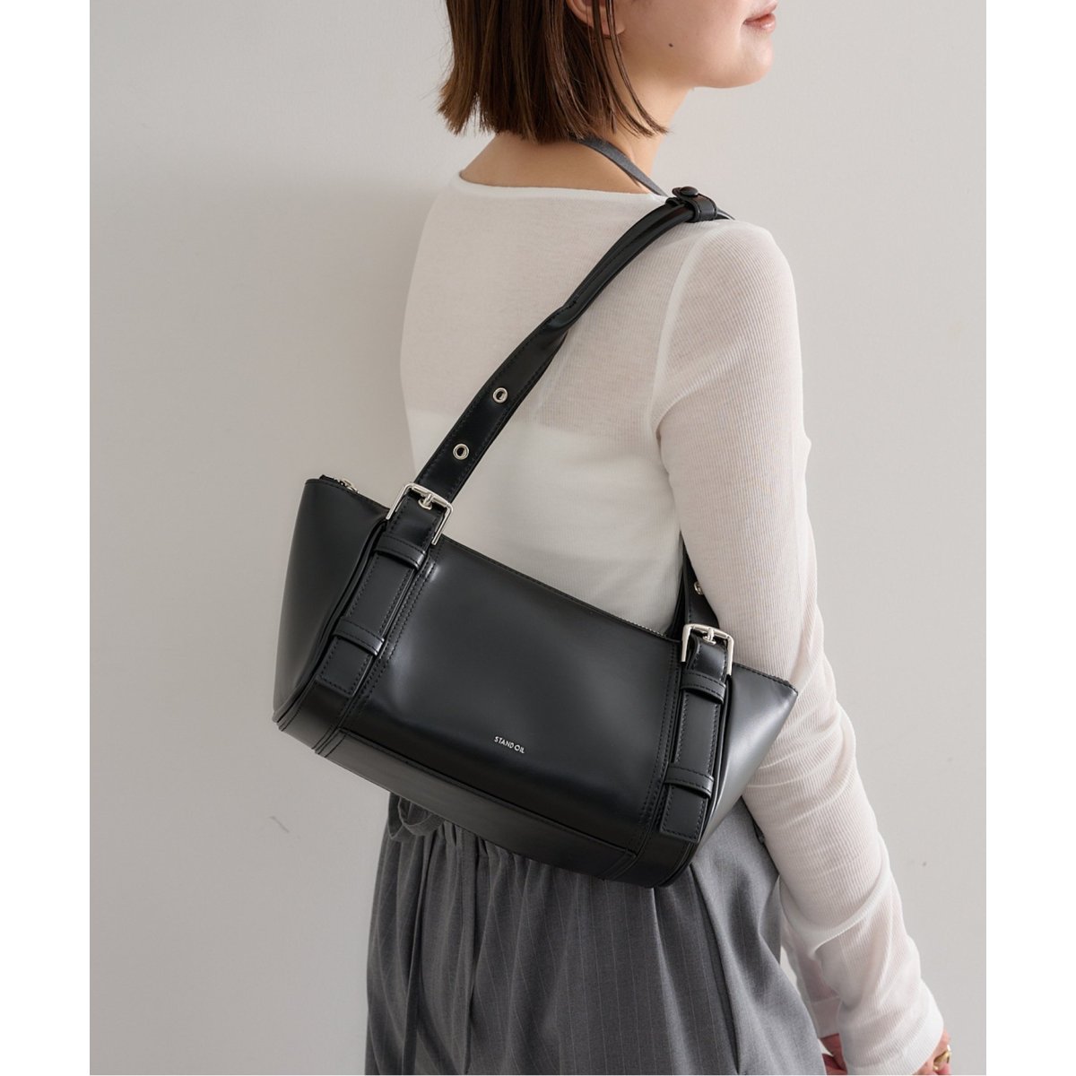 Stand oil 黒い合成皮革ショルダーバッグ STAND OIL/スタンドオイル BOAT BAG | ユー バイ スピック＆スパン(U