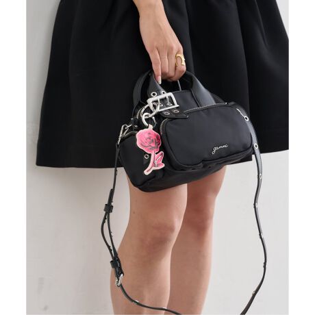 [^:25092213002230]y2025AWzU by SPICK&SPANiCfނ̔򊴂fނ̃~jobOBX}[gtHA߂̍zA߃|[`AnJ`Ȃǂ̉וTCYłBi`[͕ʔłjyGANNI / Kj[zRyn[Q_ƂANGCeBufBN^[Ditte Reffstrup(fBbeEtXgbvjƃt@E_[ECEONicolaj Reffstrup(jREtXgbvj̕vwɂ2009NɎnBGANNI̒񏥂VȖkX^CuSCANDI 2.0vƂƂɁAߔNIȐ𐋂Ă܂BGANNI̕ɂ莩MAȂ郋[ɂȂƗlX̃R~jeB[̍\zڎwƂƂɁAnւׂ̍̕ŏAЉvuh̋`ƑAw͂𑱂Ă܂B[J[^ԁFA6738/A6740J[ɂĕД̔J[F[J[J[ubN(001)FBLACK 099L(025)FLEOPARDTCYɂĕД̔TCYF[J[TCYt[(009)FO/S舵ɂẮAiɂĂi\łmFB̏iU by SPICK&SPANX܂ł̎舵ɂȂ܂BړX܂ւ₢킹̍ۂ́AU by SPICK&SPANeX܂܂ł肢v܂BU by SPICK&SPANVhXU by SPICK&SPANrܓXSpick & SpaniLXjɂĈꕔî舵܂BƖ̊֌WɂAۂFČꍇ܂B܂p\REX}[gtHȂǂ̊ɂA኱iƉ摜̃J[قȂꍇ܂Bi̐F́AiAbv摜QƂB