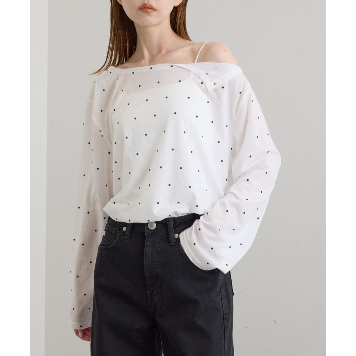 overE⭐︎ オフショルライクパネルカットソー：ミルクティー 96 追加》アシメオフショルオーバーカットソー | ユー バイ スピック