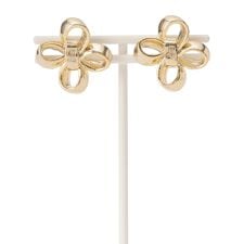 フラワーモチーフピアス