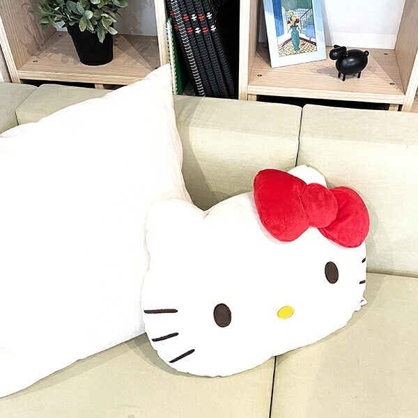 レトロ ハローキティ クッション サンリオ - メルカリ