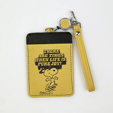 パーフェクト・ワールド・トーキョー(Perfect World Tokyo)のスヌーピー リール付きパスケース イエロー 定期入れ SNOOPY