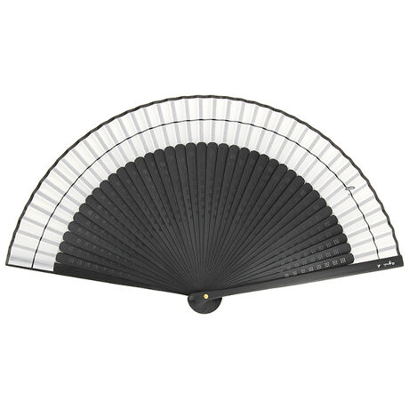 [^:0012100001]{[_[b.SANZgɂȂVvȃfUĆAjZbNXłgp܂BRpNgɎ^ׁAҏ΍MtgɂœKȐqłB[agnes b.]uAjGXx[ṽnJ`[tRNVB^CXŊmꂽԃACe𒆐SɁAɍEȂ[hƂĒmAjGXx[Bɐ鏗ZlXȃV[z肵AuhӂƂt`VbNȐEς\Ă܂BsɗȂVvȃfUĆAʁAN𒴂Ăgp܂B