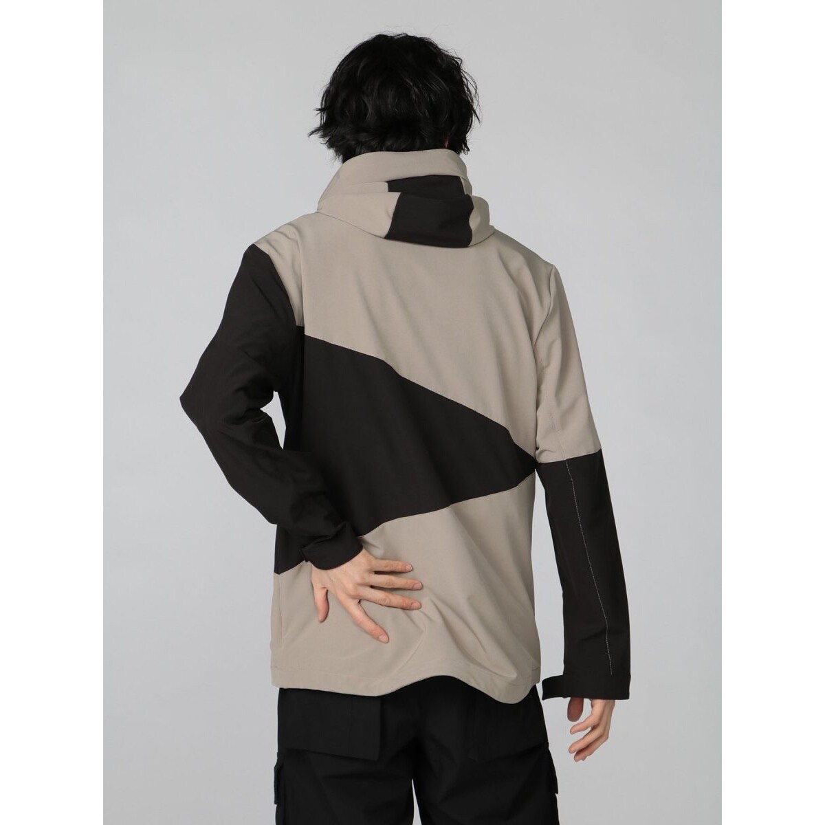 セマンティックデザイン アクティブストレッチ フーデット