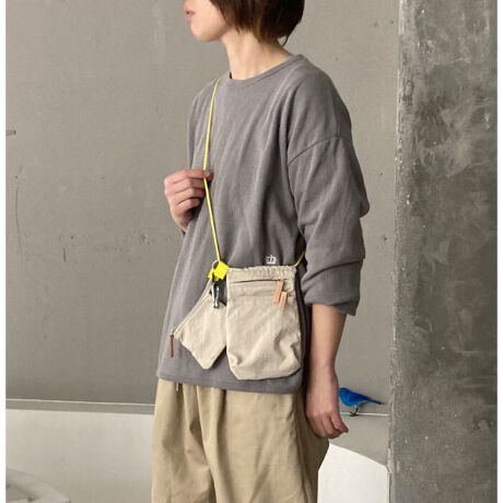 Ƃo|A厖Ȃ̂^Ԃ̂ɂƂĂ֗ȃTCYB  {̂́AIPHONE 15plus(W:8,H:16cm)傫łB  Ɣ̃iC͔GǂAyBOJriɂ́ApXP[X⌮At̃|[`̈ʒuςƐFXƊy߂܂I       {̒\Oł|[`̓ɂvgĂĉ|Cg [^:E7377]