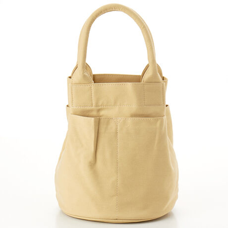 [^:E7163] oPc^̃g[gobOB  VvȃfUCȂAʂɃ|Pbg4tĂA[QłB  ϋv̂fނŁAfC[[XɍœKȃACełB  TCh{^𗯂߂ƕό`܂B  nh肵Ă邽߁A^тKŁAJWAȃX^COɃ}b`܂B     EA4Ήi22~31cm)F~  Ezi10~20cmjFZ  Eybg{gi500mljFZ  Eybg{gci500mljFZ     O|Pbg~4  |Pbg~1   