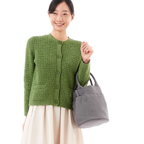 [^:E7163] oPc^̃g[gobOB  VvȃfUCȂAʂɃ|Pbg4tĂA[QłB  ϋv̂fނŁAfC[[XɍœKȃACełB  TCh{^𗯂߂ƕό`܂B  nh肵Ă邽߁A^тKŁAJWAȃX^COɃ}b`܂B     EA4Ήi22~31cm)F~  Ezi10~20cmjFZ  Eybg{gi500mljFZ  Eybg{gci500mljFZ     O|Pbg~4  |Pbg~1   