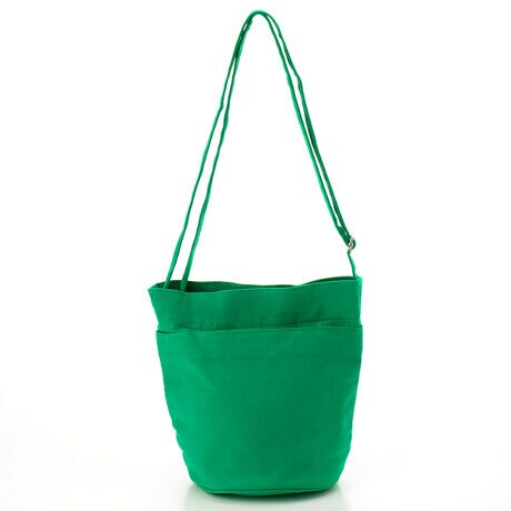 [^:E7164] ےfUCIȃVvȃV_[obOB  ԂȃTCYȂ̕Ki[łAOɃ|PbgĂ̂Őڂł܂B  yʂŎg₷Aig炨o܂ŕLV[Ŋ􂷂ACełB     EA4Ήi22~31cm)F~  Ezi10~20cmjFZ  Eybg{gi500mljF~  Eybg{gci500mljFZ         O|Pbg~2  |Pbg~1 