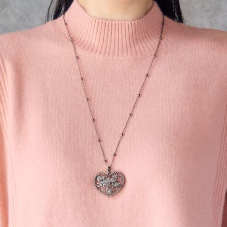 [^ԁF21145502]iЉn[gՂƋlߍ񂾐SƂ߂lbNXn[g̒Ƀn[gׂStF~jȃlbNXVoILL̃KXp[c~l߂߂AςƉ؂₮fUCłBubNJ[Ȃ̂ŉAlɒxÂYĂ܂ˁBySnŃfC[犈􂵂ĂꂻBhbgt`F[|CgłByfg175cmz͈ꕔX܂ƃICVbv̌菤iłR[fBl[gJWAɂGKgɂn}n[glbNXBVvȃJbg\[ɍ킹As[XhX̎񌳂ɍ킹ĂfGłBubNJ[Ō߂R[fBl[g₷{łBRZvglXȃV[ɍ킹ăZNgłg[^R[fBl[guhBANeBuȃCtX^CyނkTCY~ZXɁAGKg{ȃX^COĂ܂BBeɂ̓ŐFČꍇ܂Bi摜̓Tv̂߁AFTCYAvgʒuAdlȂǂɕύXꍇ܂B戵\mF̏Ap肢܂B