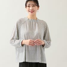 【洗える・L～4Lサイズ】幾何柄ギャザーブラウス