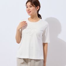 ロブジェ(LOBJIE)の【洗える・日本製】花文字刺繍Tシャツ