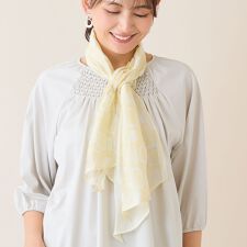 レーヨンシルク　スクエア柄ストール