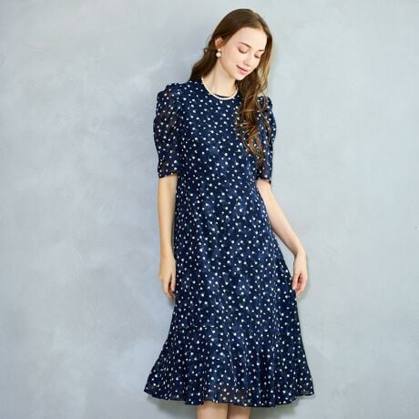 [^ԁF73014541]fBɌ܂h}eBbNs[XySEMTCYWJizyTCYzy􂢉z_炩ȃVtHfނɑ@ׂȃJbgWJ[h{fށBGKgŏ炵VGbg̃hXBFɂvgقȂ܂B_[Nu[EEEԂ̃JbgWJ[hȀԃvg炵vgłBubNEEE_C̃JbgWJ[hAȔ̃_CU΂߂ꂽvgłBEGXgؑ֕͏炵̈ʒuĂ郉CBEGXgؑւ̌̓SĂ邽ߋȂ邱Ƃł܂Bɂ̓tAď炵B̃MU[炵BR[fBl[g5ׁ̈AꖇŒȂł郏s[XBӂƃMU[̓A肵qbv`̐ؑւŃtAꂽ炵VGbgB̒ɂEGXg̓MU[łȂNBy߂hXłBhXAbvAʂȓ̂HɁBόtH[}V[ɂ߁Bh}`bNɕςĂGKXhXłBOlfgF172cm@pTCYFS{lfgF166cm@pTCYFSi|Cgfނ̌@F┖fނ̓Fⓧ闠n@@@@F@(̂ݗ)fނ̌@F򂪂Ȃfނ̐LkFȂ@@@@F5t@Xi[@F뒆S􂢁@@@FAr[eBGNySEMTCYzꂽl̃t@bVyށAANeBuŖ͂鏗̂߂̃uhB STCYx[XɁuSnvuVGbgvɂRe|[ȃRNVB NXȕ͋CoS[MTCYĂ܂B Beɂ@̓ŐFČꍇ܂B f摜̓TvgpĂ邽߁AFTCYEvgʒuEdlȂǂɕύXꍇ܂B ܂BMTCY͈ꕔiɂēWJ@ICVbvƈꕔX܂݂̂̌菤iƂȂĂ܂