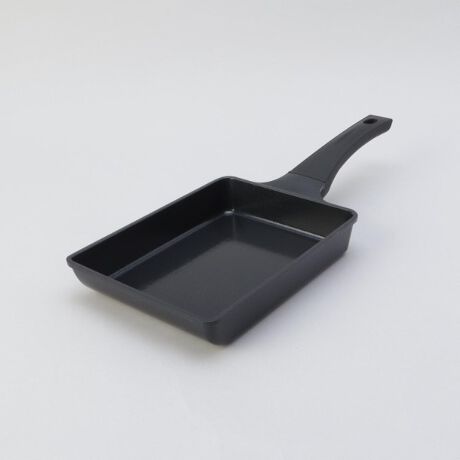 [^ԁFN7866022]łtɂ200AbviДjŃXgXt[BʂłȂOʂɂZ~bNR[eBO{Ă̂ŁAȒPłB܂G{XH{ĂAȂłtɂĂ܂BVRfރqXCE|YEyZ~bNR[eBOɔzAԊOʂIԌʂΗ͂͒ΈȉłHނɉ΂ʂ₷Ȃ܂Bz|YɂAtCpʂɍRیʁALʂ܂ByʂȂ~M̂_CLXgB~M߂邽߂ɒꕔ͌Aʂ𔖂邱ƂŌyʉĂ܂By舵@zH/@:--dqW:--I[u:--ΉM:--ϔM/ϗ≷x:--̑:--yȐidlzd:415gƖ̊֌WɂAۂFČꍇ܂B܂Ap\REX}[gtHȂǂ̊ɂA኱iƉ摜̃J[قȂꍇ܂B