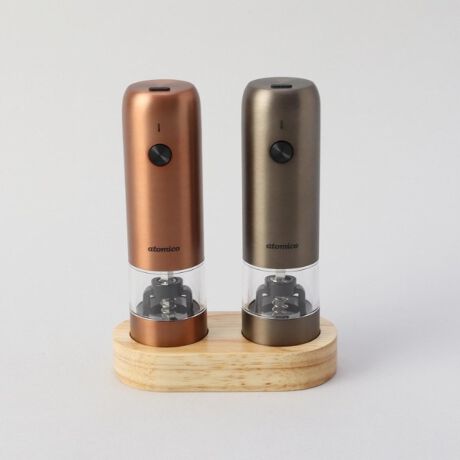 [^ԁFN7866301]ЎŎgĈ₷d~BdȂ̂ŁAx߂邱ƂȂAƕЎŉEӞȂǂ̖tB҂Ă̐VNȍ肪O[hAbv܂BEՂ҂e15mlRpNgȌ`Ȃ̂ɏ[Uʂ͂Ղ҂15mlB̌ppɂɍsȂĂ̂ŁA₷ACyɎg܂Bʂ́Aɂĕς܂BEnɐGꂸɍD݂̑eɒłXpCX́AD݂̑eɖiK߉\BLrāAux߃KChv̕ɐ[Ђ˂邾ŁA߂ł܂BECyɌJԂg[d^CvType-Cŏ[d\Ȃ̂ŁAJԂCyɎg܂B̃t[dŁA180gp\BiP10bƂājy舵@zH/@:~dqW:~I[u:~ΉM:~ϔM/ϗ≷x:--̑:--yȐidlzd:365gƖ̊֌WɂAۂFČꍇ܂B܂Ap\REX}[gtHȂǂ̊ɂA኱iƉ摜̃J[قȂꍇ܂B