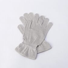 212キッチンストア(212 KITCHEN STORE)のシルク100％手袋 銀色 ＜絹屋＞