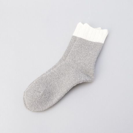 [^ԁFN7868416]ɓ͂ɃVNG悤҂ݗĂ܂BVN̋zEŗ]Ȋ⎼CzAh܂BE[͒fMʂẢɕۂƂłfނłB炩ȃAN̎ƕ҂ݍނƂłۉ͂̍CɎdグ܂Bɂ͒悢tBbĝ炩ȃSB₳SnŒEĂ܂SzȂAOoɂg܂BTCYF22.5cm - 24.5cmy舵@zH/@:]-dqW:]-I[u:]-ΉM:]-ϔM/ϗ≷x:]-̑:]-Ɩ̊֌WɂAۂFČꍇ܂B܂Ap\REX}[gtHȂǂ̊ɂA኱iƉ摜̃J[قȂꍇ܂B