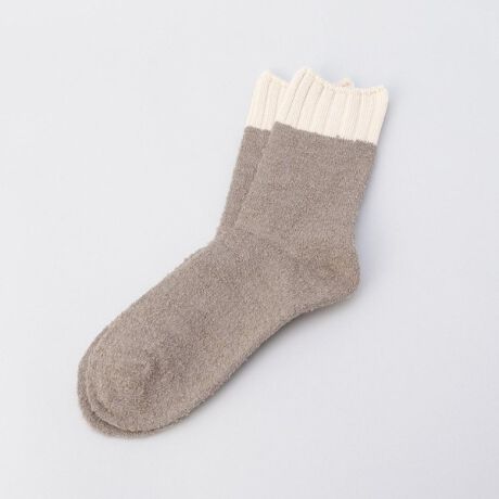 [^ԁFN7868417]ɓ͂ɃVNG悤҂ݗĂ܂BVN̋zEŗ]Ȋ⎼CzAh܂BE[͒fMʂẢɕۂƂłfނłB炩ȃAN̎ƕ҂ݍނƂłۉ͂̍CɎdグ܂Bɂ͒悢tBbĝ炩ȃSB₳SnŒEĂ܂SzȂAOoɂg܂BTCYF22.5cm - 24.5cmy舵@zH/@:]-dqW:]-I[u:]-ΉM:]-ϔM/ϗ≷x:]-̑:]-Ɩ̊֌WɂAۂFČꍇ܂B܂Ap\REX}[gtHȂǂ̊ɂA኱iƉ摜̃J[قȂꍇ܂B