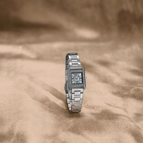 NX^{20x26mm̃XeXX`[P[XڂEmporio ArmanĩEHb`B[}CfbNXẑ}U[Iup[̃_Cgݍ킹܂Bj[ug𓋍ڂ̃hXEHb`́AX[NȃXeXX`[uXbgꂽbNoBɂ킽F򂹂邱Ƃ̂ȂA莝̃RNVɂЉACełBP[XTCYF20 MMOF14 MMhF 5C[ugFNH[c/j\FAiOA: Kiۏ؁F2Nԁy EMPORIO ARMANI ɂ z1981NɃC^AA~mŒauhBfUCi[̓WWIEA}[jBSnƎRȔz؂ɂȂAsIŐꂽACe̐XĂĂ܂BC^AŃG|IƂ́ûɓ傫ȎsvƂӖB̖̂ƂAG|I A}[jł̓YAEBY̗mA͂Av⍁AA_[EFAAX|[cEFAȂǕLACeWJĂ܂B< NI[ci̓drɂ >グɎvɃZbgĂdŕAmFp̃j^[drłBoבO̕ۊǊԒɂdr͏ՂĂAw_œdr؂Ăꍇ܂BȂAdr؂͕ۏ؂̑ΏۊOƂȂ܂̂ŁA炩߂B< mF >pbP[W͎ۂ̉摜ƈقȂꍇ܂BOɂ́AAɃLY≚݂ꍇ܂B炩߂Bp̃j^[Ɩ̉eɂAۂ̏iƐFقȂČꍇ܂B[i͕ۏ؏̑ƂȂ܂̂ŁA؂ɕۊǂĂ܂悤肢܂Bi^OɋLڂĂ鉿iɂ܂āAî݂̂Ăꍇ܂BɂAiɕ\Ă鉿iƈقȂ^OtĂꍇ܂A̔i͂ɉʂɕ\ꂽiƂȂ܂B܂悤A肢\グ܂B