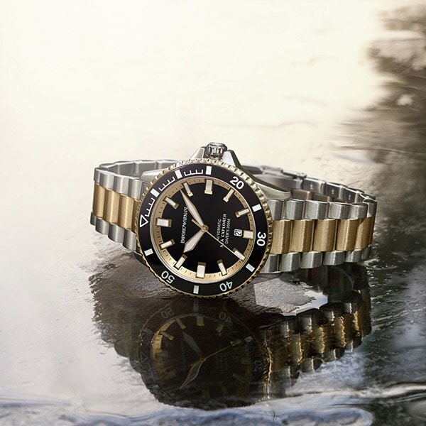 Emporio Armani ブラック メカニカル 時計 ブラック×ブラック ファッション Emporio Armani ブラック