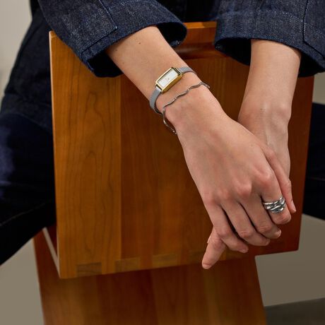 30mmãP[Xɓj[ug𓋍ڂHAGEN MICROB̂zCg̃_CɁAVo[g[̃XeXX`[uXbggݍ킹܂BRNVFHagen MicroP[XTCYF30 MMOF8 MMhF 3C[ugFNH[c/j\FAiOA: Kiۏ؁F2Nԁy SKAGEN ɂ z1989NɑnƂSKAGEN(XJ[Q)́A܂Ńf}[ÑfUC⃉CtX^CɃCXpCAꂽiWJĂ܂BƂɁAf}[N̎RLȌiFX݁AuHYGGEiqbQjvƂASn̗ǂ炵ƑFlƂ̎Ԃ؂ɂKȂǁASKAGEÑmÂɂĂ͂炪CXs[V̌ƂȂĂ܂B< NI[ci̓drɂ >グɎvɃZbgĂdŕAmFp̃j^[drłBoבO̕ۊǊԒɂdr͏ՂĂAw_œdr؂Ăꍇ܂BȂAdr؂͕ۏ؂̑ΏۊOƂȂ܂̂ŁA炩߂B< mF >pbP[W͎ۂ̉摜ƈقȂꍇ܂BOɂ́AAɃLY≚݂ꍇ܂B炩߂Bp̃j^[Ɩ̉eɂAۂ̏iƐFقȂČꍇ܂B[i͕ۏ؏̑ƂȂ܂̂ŁA؂ɕۊǂĂ܂悤肢܂Bi^OɋLڂĂ鉿iɂ܂āAî݂̂Ăꍇ܂BɂAiɕ\Ă鉿iƈقȂ^OtĂꍇ܂A̔i͂ɉʂɕ\ꂽiƂȂ܂B܂悤A肢\グ܂B