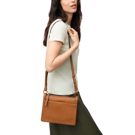 􂷂Ap[tFNgTCYTARYNBJWAȃbNɂꂽX^Cɂ݂ɃR[fBl[głAVvȃfBe[ꂽfUCłB߉\ȃNX{fBXgbvƎ{A@\ɗDꂽXȃXCh|PbgȎOɔz܂BFossil̃U[íALeather Working GroupiLWGjʂĐӔĈÂxĂ܂BRNVFTaryn[\TCYFiPhone 14Samsung Galaxy S22܂ł̑S@TCYɑΉU[NX{fB24.2cm x }`5.8cm x 18.5cm߉\ȃNX{fBXgbv x 1ÕfBe[FobNXCh|Pbg x 1AtgXCh|Pbg x 1̃fBe[FXCh|Pbg x 1At@Xi[|Pbg x 1A: Kiy FOSSIL ɂ zFOSSILitHbVj́AnƓƑnɃCXpCAꂽEL̃CtX^CANZT[uhłB𒴂Ĉ郌U[ObYAWG[AEHb`nĂ܂BׂĂ̊ɂāAMake Time For GoodiPnjƂɓw߁AlXnЉɃ|WeBuȕω炷悤gł܂B< mF >pbP[W͎ۂ̉摜ƈقȂꍇ܂BOɂ́AAɃLY≚݂ꍇ܂B炩߂Bp̃j^[Ɩ̉eɂAۂ̏iƐFقȂČꍇ܂B[i͕ۏ؏̑ƂȂ܂̂ŁA؂ɕۊǂĂ܂悤肢܂Bi^OɋLڂĂ鉿iɂ܂āAî݂̂Ăꍇ܂BɂAiɕ\Ă鉿iƈقȂ^OtĂꍇ܂A̔i͂ɉʂɕ\ꂽiƂȂ܂B܂悤A肢\グ܂B