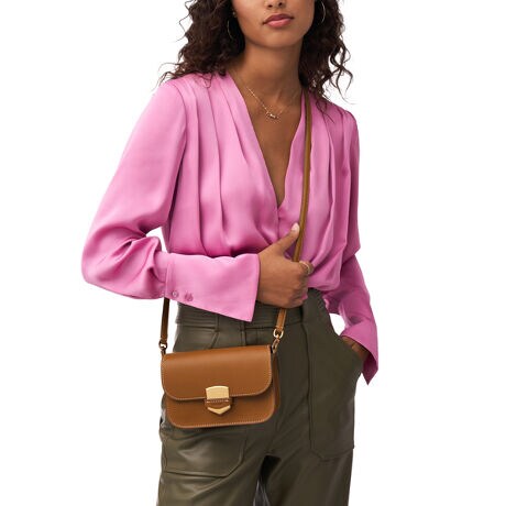 ^CXȖ͂hNX{fBALENNOXoBuh̗jʂĎgĂACRɃCXpCAꂽVȃVOl`[^p[c炢܂B㎿ȃuEU[ɃXG[h̃}CNt@Co[ CjO{ANWbgJ[h𑽐zLENNOX́AghɎȂ݁BłoobO̒nʂVɊl邱ƊԈႢȂłBFossil̃U[íALeather Working GroupiLWGjʂĐӔĈÂxĂ܂BRNVFLennox[\TCYFiPhone 14 Pro MaxSamsung Galaxy S22 Ultra܂ł̑S@TCYɑΉX[XU[X[tbvNX{fB17.8cm x }`4.5cm x 12.7cm߁EO\ȃNX{fBXgbv x 1̃fBe[FXCh|Pbg x 1At@Xi[|Pbg x 1ANWbgJ[h x 3̑fށFt@ubNA: Kiy FOSSIL ɂ zFOSSILitHbVj́AnƓƑnɃCXpCAꂽEL̃CtX^CANZT[uhłB𒴂Ĉ郌U[ObYAWG[AEHb`nĂ܂BׂĂ̊ɂāAMake Time For GoodiPnjƂɓw߁AlXnЉɃ|WeBuȕω炷悤gł܂B< mF >pbP[W͎ۂ̉摜ƈقȂꍇ܂BOɂ́AAɃLY≚݂ꍇ܂B炩߂Bp̃j^[Ɩ̉eɂAۂ̏iƐFقȂČꍇ܂B[i͕ۏ؏̑ƂȂ܂̂ŁA؂ɕۊǂĂ܂悤肢܂Bi^OɋLڂĂ鉿iɂ܂āAî݂̂Ăꍇ܂BɂAiɕ\Ă鉿iƈقȂ^OtĂꍇ܂A̔i͂ɉʂɕ\ꂽiƂȂ܂B܂悤A肢\グ܂B