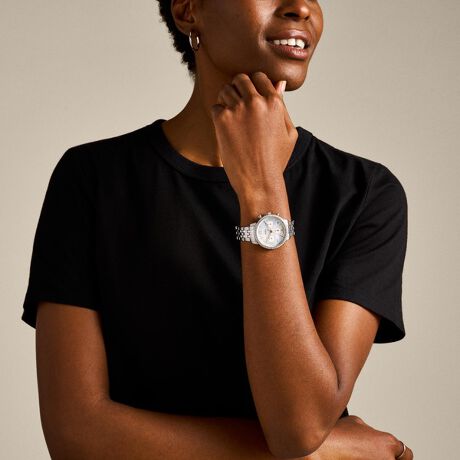 36mmãP[XɃNmOt[ug𓋍ڂNEUTRABzCg̃}U[Iup[_CɁAXeXX`[uXbggݍ킹܂BRNVFNeutraP[XTCYF36 MMOF16 MMhF 5C[ugFNH[c/Nm\FAiOA: Kiۏ؁F2Nԁy FOSSIL ɂ zFOSSILitHbVj́AnƓƑnɃCXpCAꂽEL̃CtX^CANZT[uhłB𒴂Ĉ郌U[ObYAWG[AEHb`nĂ܂BׂĂ̊ɂāAMake Time For GoodiPnjƂɓw߁AlXnЉɃ|WeBuȕω炷悤gł܂B<pbP[Wɂ>EvFOSSILȂł͂̃fUC͓IȃeBʂɓĂ͂܂BEeBʂ̃fUC͓͂Ă̂y݂ƂȂĂ܂BEeBʂ̊ÕfUC͉摜ƈقȂꍇ܂B< NI[ci̓drɂ >グɎvɃZbgĂdŕAmFp̃j^[drłBoבO̕ۊǊԒɂdr͏ՂĂAw_œdr؂Ăꍇ܂BȂAdr؂͕ۏ؂̑ΏۊOƂȂ܂̂ŁA炩߂B< mF >pbP[W͎ۂ̉摜ƈقȂꍇ܂BOɂ́AAɃLY≚݂ꍇ܂B炩߂Bp̃j^[Ɩ̉eɂAۂ̏iƐFقȂČꍇ܂B[i͕ۏ؏̑ƂȂ܂̂ŁA؂ɕۊǂĂ܂悤肢܂Bi^OɋLڂĂ鉿iɂ܂āAî݂̂Ăꍇ܂BɂAiɕ\Ă鉿iƈقȂ^OtĂꍇ܂A̔i͂ɉʂɕ\ꂽiƂȂ܂B܂悤A肢\グ܂B