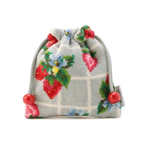 [^ԁF1E5125127239]̂Ђɏقǂ̃RpNgTCYŁAig₷wXgx[tB[hveBx̋ВłBx[XJ[炩ȕ͋CYO[ɂ邱ƂŁA炵ĐlCȕɏivX܂BobO̒ŒTȌCzƂނ̂قATv₿Ƃَqɂ҂Bg肪ǂAMtgɂ߂iłBkwʕlkJlВyPATTERN CONCEPTzSTRAWBERRY FIELD PETITiXgx[tB[hveBj`ׂȃC`S`ɂ₩ȃC`SB΂̗t̂AȈ炵C`S̊yׂɁAȏԂv킸΂Bn[g^̃C`S̊Â̐D敗ɏāAւƍL܂B͂̏íAʐ^ƕ̈ʒuقȂꍇ܂B̔zuɂĂ̂ẃA邱Ƃł܂B