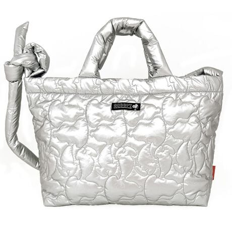 [^:1546965]A4TCY[\ȁu~fBAvB@@@ȃVGbg̋Cyđ̂ɓY_炩ȂA莩Bhbg{^J̌傫JAm̏oꂪX[Yɍs܂BtŁẢוłꂢȌ`L[vĂ܂B|PbgɕtROOTOTEIWiDl[ꂵ|CgB̂тɂ킢Bt[ŃANeBuɁBg[gobOV_[obO2waydlBӂӂ``̃V_[́AŒ߂\BRƂіڂANZgBwʂ̃[|Pbgɂ́ATbƏoꂵX}zȂǂĂ̂ŕ֗łBVCj[ȃubNVo[ƁAVHŕ̂}bgȃubNx[WBD݂̎ZNgĂ܂BN[ȔzFɂՂXk[s[X̃VGbgB{[nhV_[킹邱ƂŁAVѐŜly߂g[gobOɎdオ܂BPEANUTSfUCROOTOTEɂȂ܂BIgiył邱̃fUCBLeBÕp^[Xk[s[̃VGbgIӂӂ``̃V_[Xgbv|Cgł